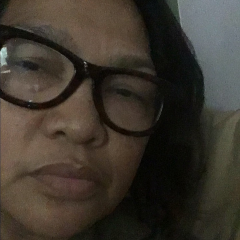 Meet your Posher, Adora